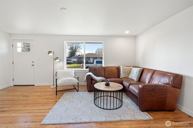 3238 Robin Avenue, Bremerton, WA 98310