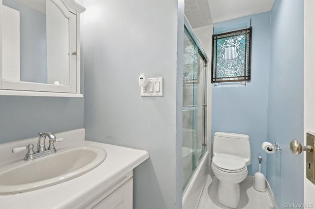 910 Stuart Avenue 2EF, Mamaroneck, NY 10543