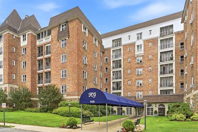 910 Stuart Avenue 2EF, Mamaroneck, NY 10543