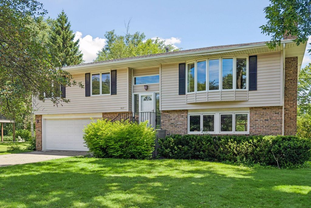 1817 Welland Avenue, Minnetonka, MN 55305