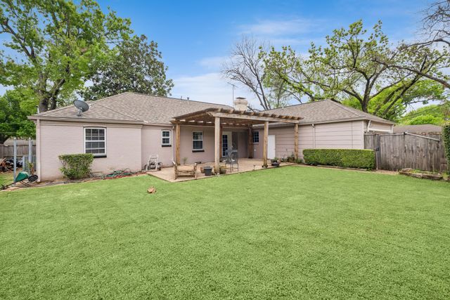 204 Shadywood Lane, Richardson, TX 75080
