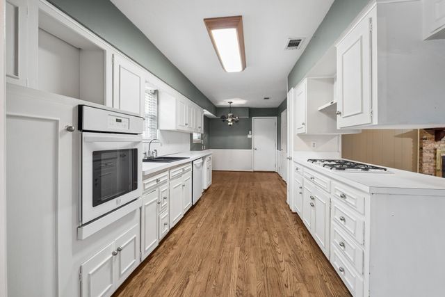 204 Shadywood Lane, Richardson, TX 75080