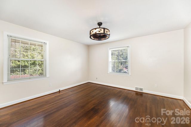 1355 Leheigh Court, Winston Salem, NC 27103