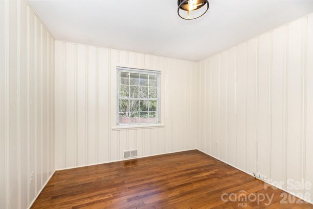 1355 Leheigh Court, Winston Salem, NC 27103