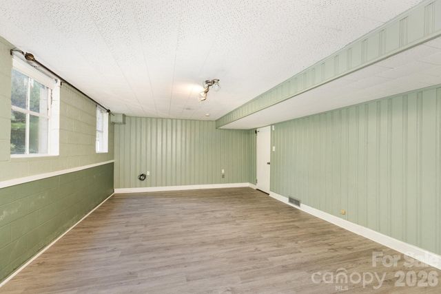 1355 Leheigh Court, Winston Salem, NC 27103