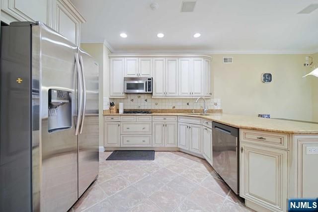 2 Candlewood Drive, Old Tappan, NJ 07675