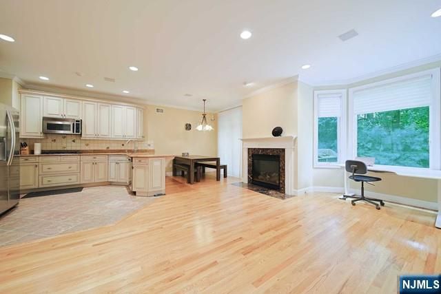 2 Candlewood Drive, Old Tappan, NJ 07675