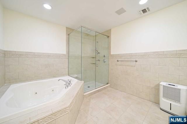 2 Candlewood Drive, Old Tappan, NJ 07675