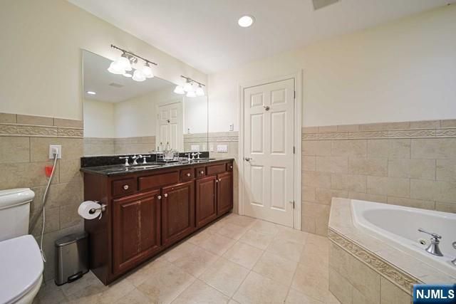 2 Candlewood Drive, Old Tappan, NJ 07675