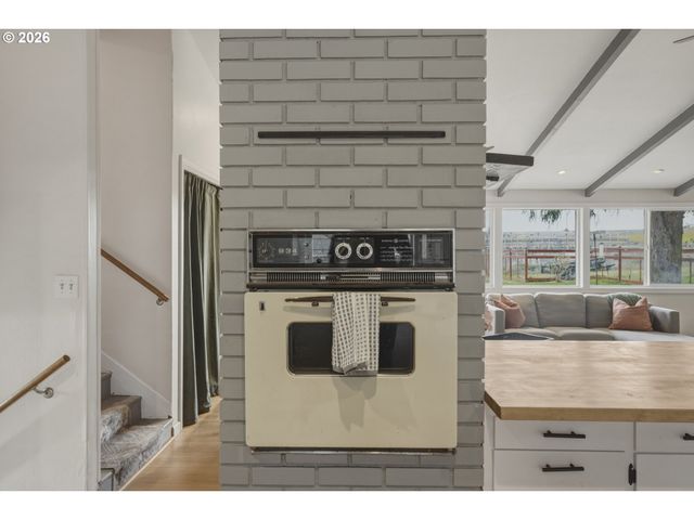 1325 COLLEGE St, Milton Freewater, OR 97862