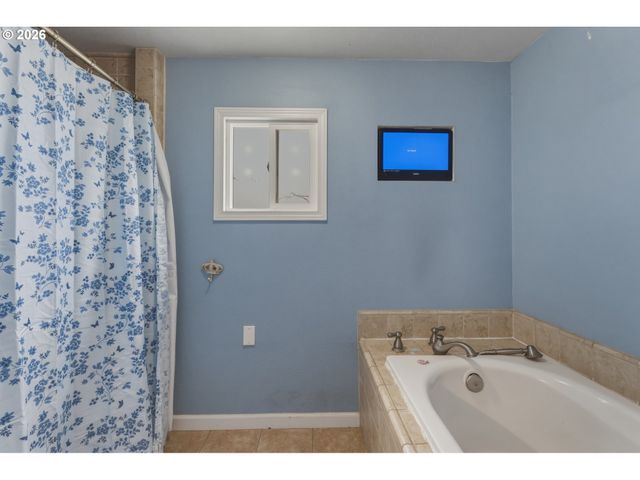 1325 COLLEGE St, Milton Freewater, OR 97862