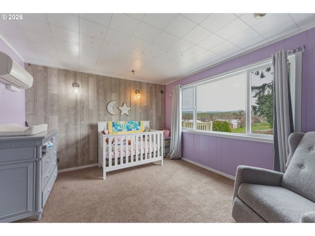 1325 COLLEGE St, Milton Freewater, OR 97862