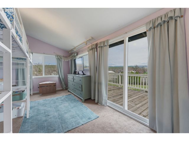 1325 COLLEGE St, Milton Freewater, OR 97862