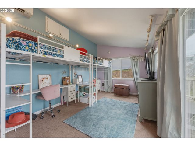 1325 COLLEGE St, Milton Freewater, OR 97862