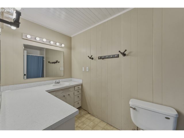 1325 COLLEGE St, Milton Freewater, OR 97862