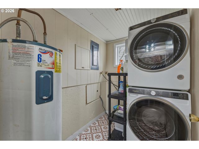 1325 COLLEGE St, Milton Freewater, OR 97862