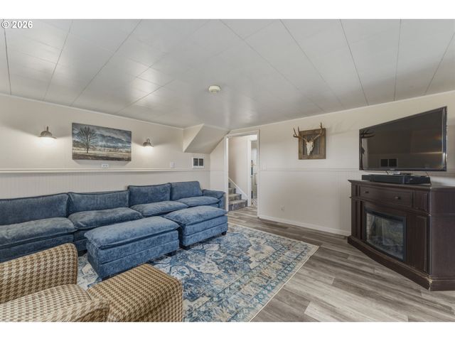 1325 COLLEGE St, Milton Freewater, OR 97862