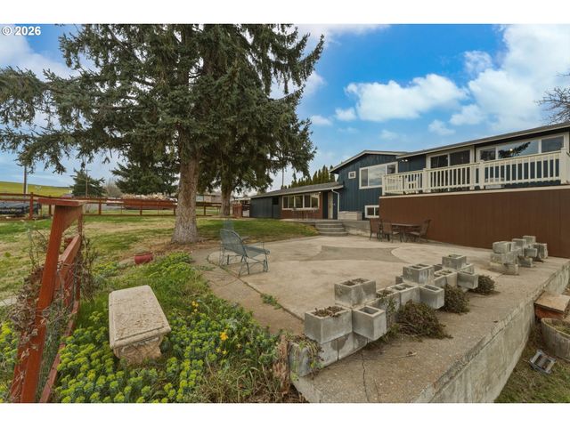 1325 COLLEGE St, Milton Freewater, OR 97862