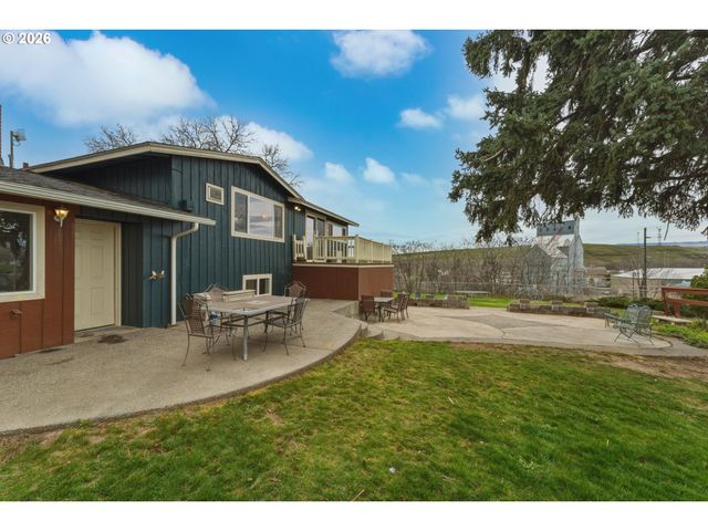 1325 COLLEGE St, Milton Freewater, OR 97862