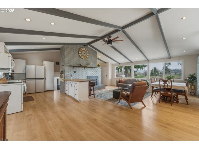 1325 COLLEGE St, Milton Freewater, OR 97862