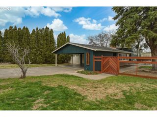 1325 COLLEGE St, Milton Freewater, OR 97862