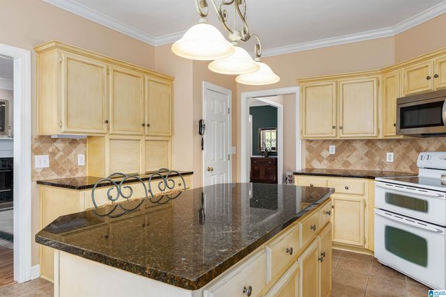 2216 IVY TRACE, Vestavia Hills, AL 35243