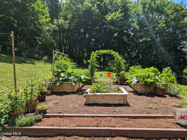 84 Lord Avenue, Brunswick, NY 12180