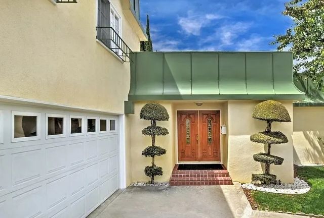 11304 Dona Lola, Studio City, CA 91604