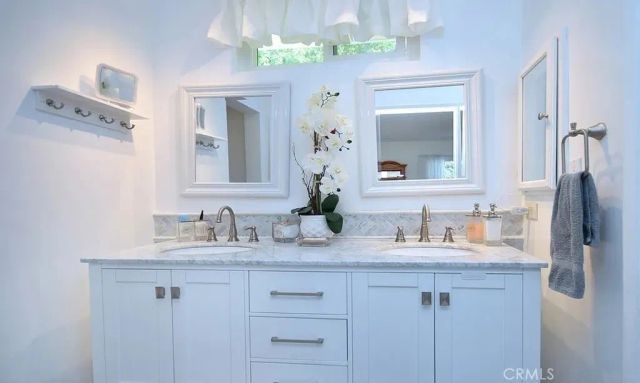 11304 Dona Lola, Studio City, CA 91604
