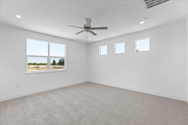 2080 Zane Way, Turlock, CA 95382