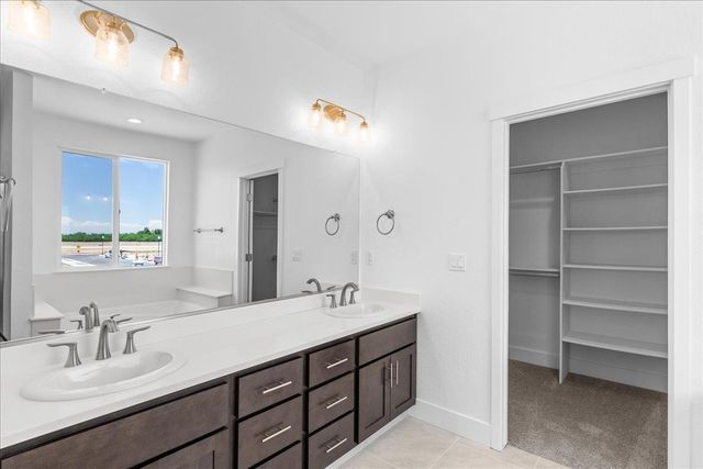 2080 Zane Way, Turlock, CA 95382