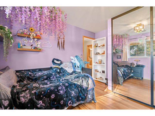 12653 Ne Hassalo St, Portland, OR 97230