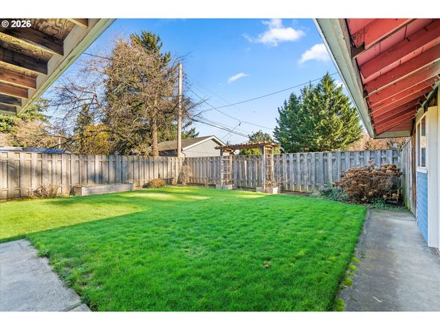 12653 Ne Hassalo St, Portland, OR 97230