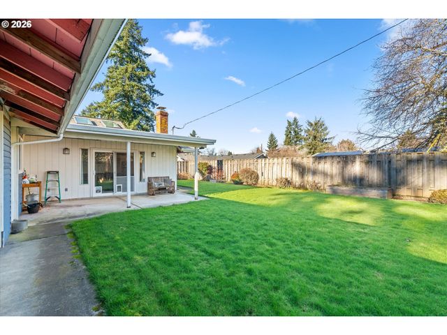 12653 Ne Hassalo St, Portland, OR 97230