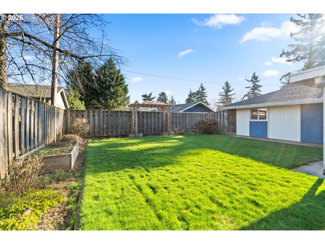12653 Ne Hassalo St, Portland, OR 97230