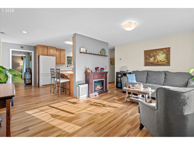12653 Ne Hassalo St, Portland, OR 97230