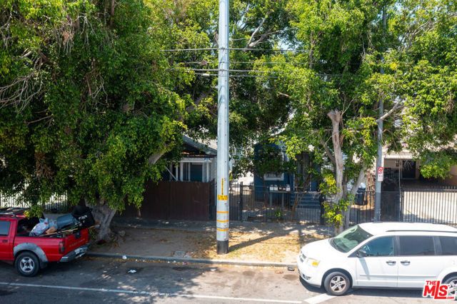 10311 S Figueroa Street, Los Angeles, CA 90003