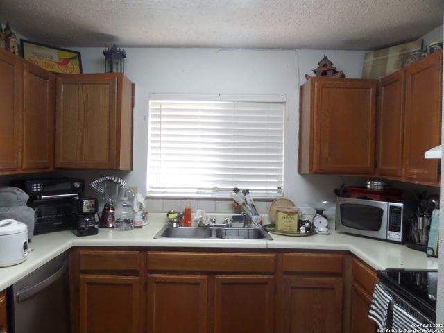 8411 Forest Ridge, San Antonio, TX 78239