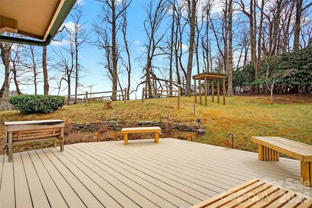 600 Sassafras Drive, Spruce Pine, NC 28777