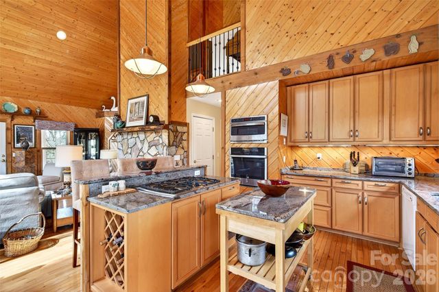 600 Sassafras Drive, Spruce Pine, NC 28777