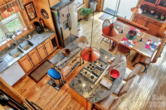 600 Sassafras Drive, Spruce Pine, NC 28777