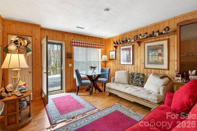 600 Sassafras Drive, Spruce Pine, NC 28777