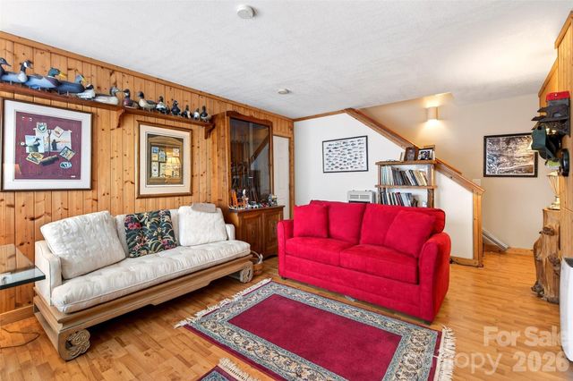 600 Sassafras Drive, Spruce Pine, NC 28777