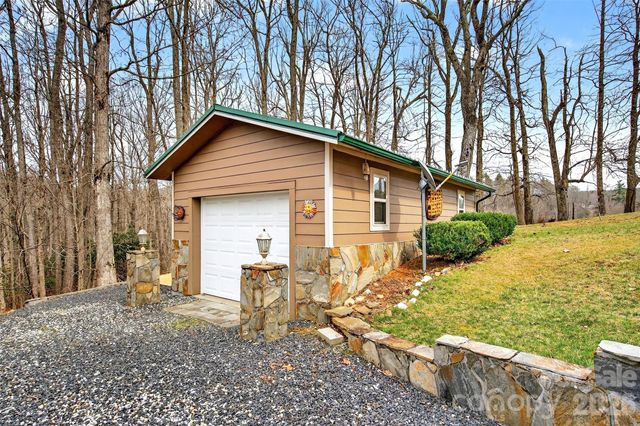 600 Sassafras Drive, Spruce Pine, NC 28777