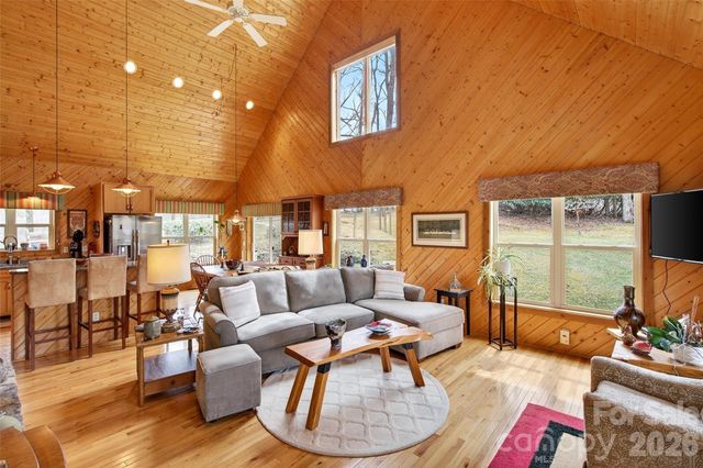 600 Sassafras Drive, Spruce Pine, NC 28777