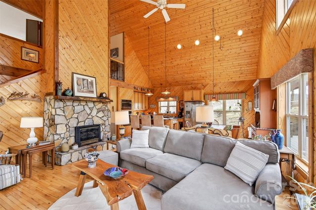 600 Sassafras Drive, Spruce Pine, NC 28777