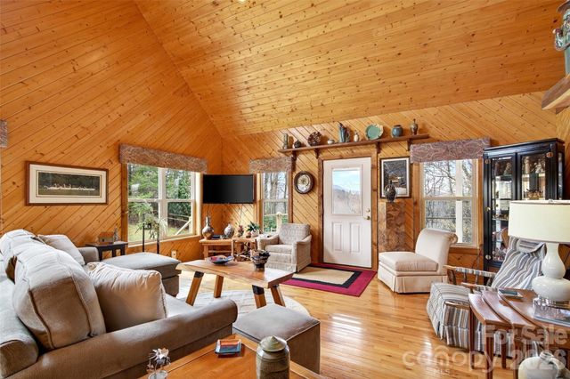 600 Sassafras Drive, Spruce Pine, NC 28777