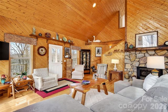 600 Sassafras Drive, Spruce Pine, NC 28777