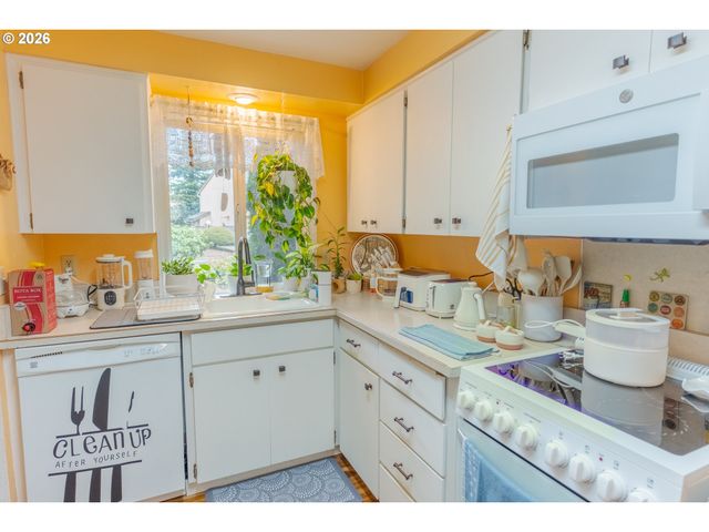 279 MCNARY HEIGHTS Dr N, Keizer, OR 97303