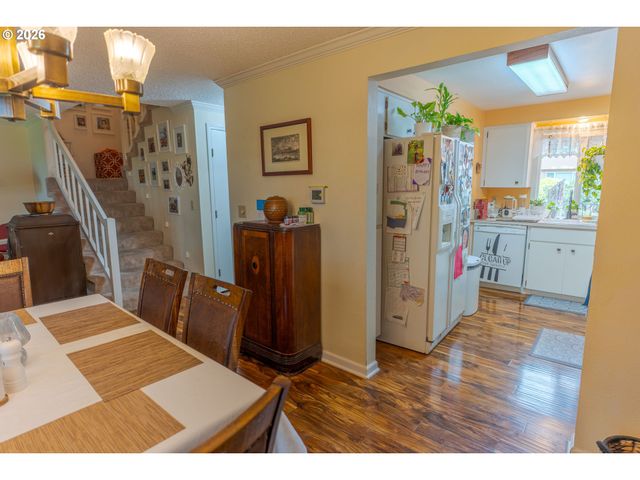 279 MCNARY HEIGHTS Dr N, Keizer, OR 97303